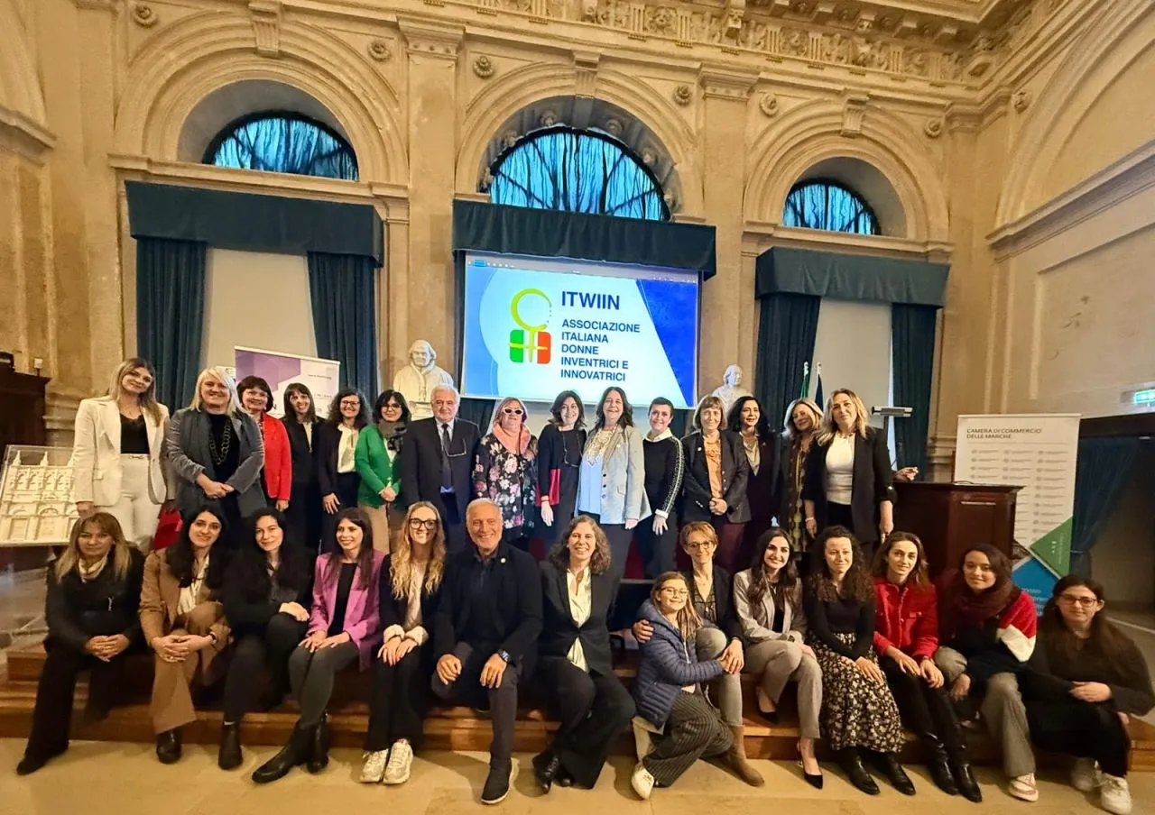 Le finaliste al XVI Premio Itwiin con la Giuria, i Relatori, il Direttivo Itwiin, gli Sponsor